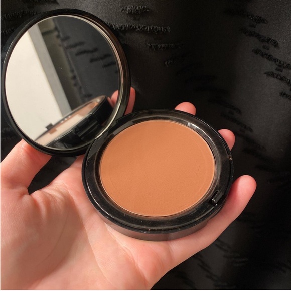 🔥BOGO50%🔥 NEW Bobbi Brown Bronzing Powder - Picture 2 of 5